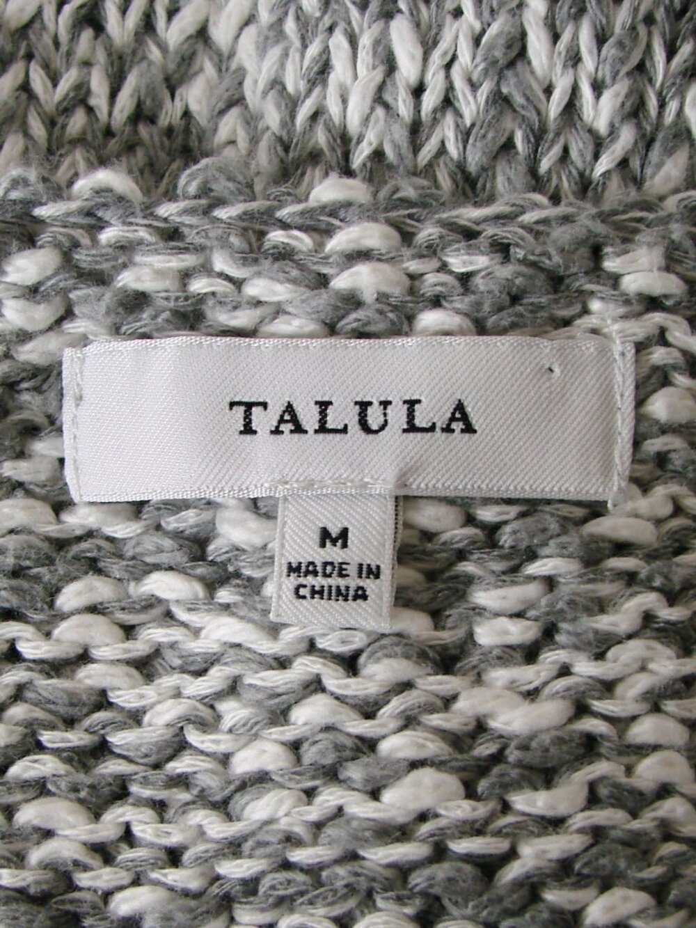 Aritzia Talula V-Neck Sweater Gray White Marled Pullover Loose Relax Fit Medium - Picture 3 of 14